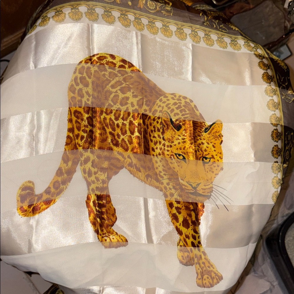 Leopard S. Ferragamo & Versace  vibes Fantasy Exquisite 40” Scarf or  Wrap NEW